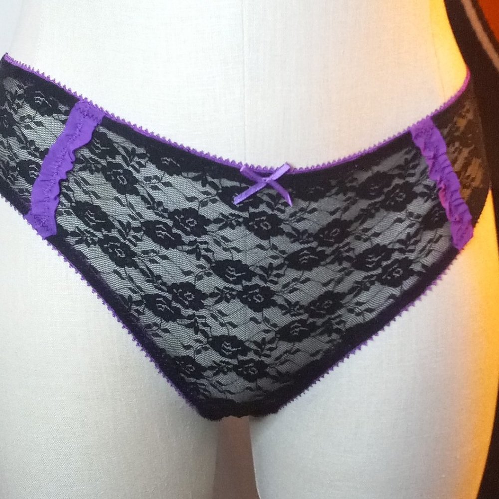 2X Dynashape Intima BLK and Purple lace panties